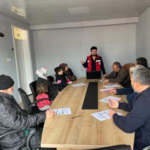 Hassa’ da Müdürlüğümüz hizmetlerinden yararlanan vatandaşlarımıza “Sağlıklı Yaşam ve Hastalıklardan Korunma” konulu seminer verildi. - fotoğraf 1