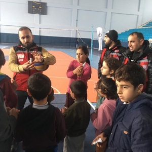 Psikososyal Destek Ekiplerimiz Depremden Etkilenen Vatandaşlarımızın Yanında - fotoğraf 6