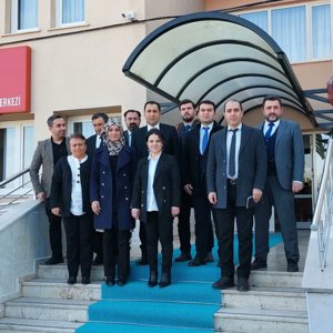 İl Müdürümüz İlkay TÜRKOĞLU Başkanlığında, Deprem Sonrası İlimize Gelen Vatandaşlarımıza İlişkin Toplantı Gerçekleştirildi  - fotoğraf 2