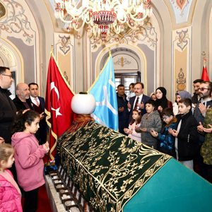 Ertuğrul Gazi Türbesine Ziyaret Gerçekleştirildi - fotoğraf 1