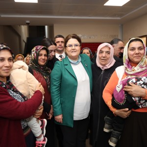 Bakanımız Derya Yanık Kocaeli'de Depremzedeleri Ziyaret Etti - fotoğraf 4