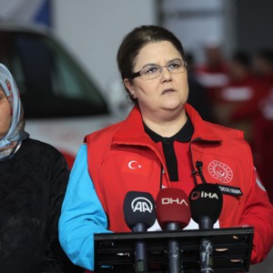 Aile ve Sosyal Hizmetler Bakanımız Derya Yanık Kahramanmaraş’ta Depremzedeleri Ziyaret Etti - fotoğraf 7
