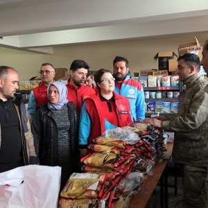 Aile ve Sosyal Hizmetler Bakanımız Derya Yanık Kahramanmaraş’ta Depremzedeleri Ziyaret Etti - fotoğraf 21