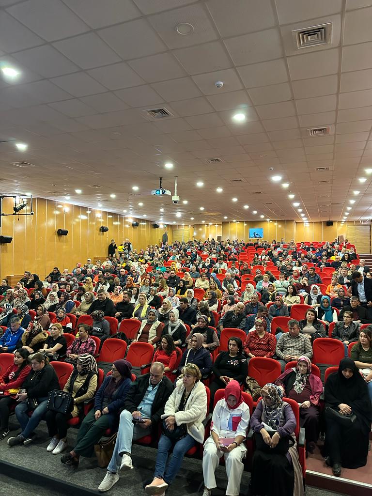 "Koruyucu Aile Tanıtım ve Ön Başvuru Alma" toplantısı, deneyimli koruyucu ailelerimizin de katılımı ile Koruyucu Aile birimimiz tarafından düzenlemeye devam ediyor.