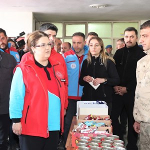 Aile ve Sosyal Hizmetler Bakanımız Derya Yanık Kahramanmaraş’ta Depremzedeleri Ziyaret Etti - fotoğraf 12