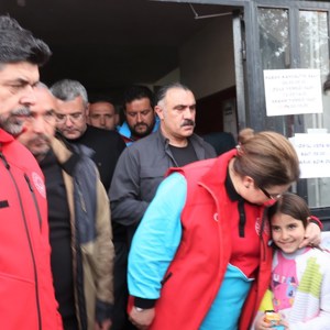 Aile ve Sosyal Hizmetler Bakanımız Derya Yanık Kahramanmaraş’ta Depremzedeleri Ziyaret Etti - fotoğraf 14