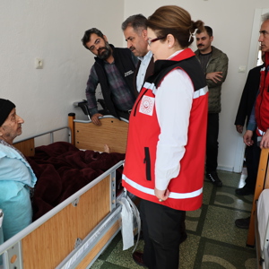 Bakanımız Derya Yanık Adıyaman'da Çadır Kentteki Kadın Kooperatifi İş Atölyesini Ziyaret Etti - fotoğraf 20
