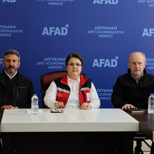 Bakanımız Derya Yanık Adıyaman'da Çadır Kentteki Kadın Kooperatifi İş Atölyesini Ziyaret Etti - fotoğraf 6