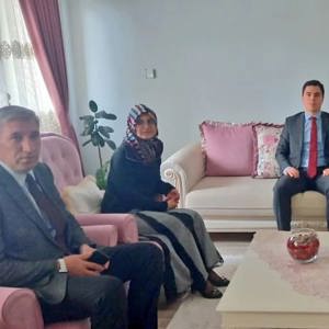 8 Mart Dünya Kadınlar Günü münasebetiyle depremzede aileler ve şehit anneleri ziyaret edildi - fotoğraf 8