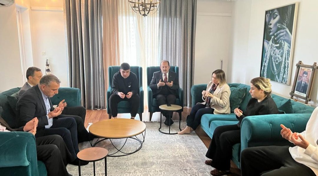 Valimiz Sn.Ali Hamza Pehlivan ile kahraman şehitlerimizin bizlere emaneti çok kıymetli ailelerini ziyaret ettik.   #18MartÇanakkaleZaferiVeŞehitleriAnmaGünü