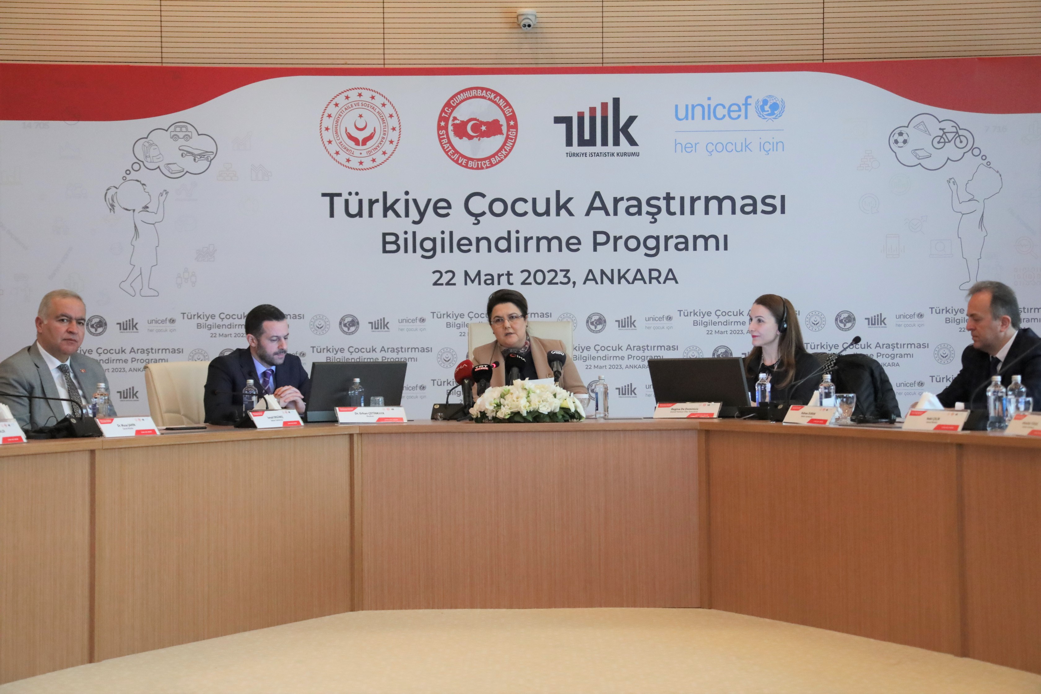 Bakanımız Derya Yanık TÜİK Türkiye Çocuk Araştırması Bilgilendirme Programı'na Katıldı