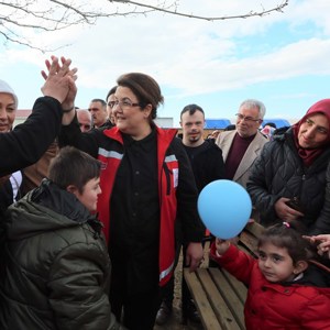 Bakanımız Derya Yanık Malatya’da Depremzedeleri Ziyaret Etti - fotoğraf 9