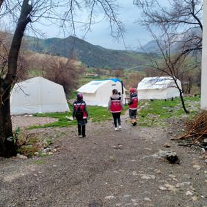 Kırmızı Yelekliler Sahada - fotoğraf 2