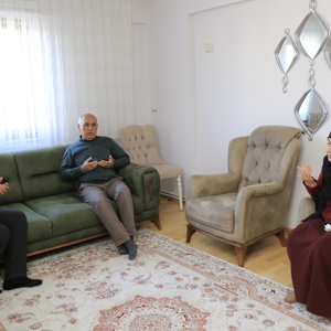 İl Müdürümüz Serdar Demirci, Şehidimiz Fuat Uçar’ın ailesi ve Gazimiz Kadir Erden’i ziyaret etti. - fotoğraf 3