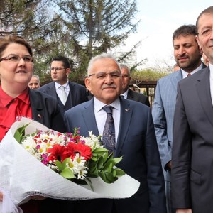Bakanımız Derya Yanık Kayseri’de Engelsiz Yaşam Bakım Rehabilitasyon ve Aile Danışma Merkezi’nin Açılışını Yaptı - fotoğraf 5