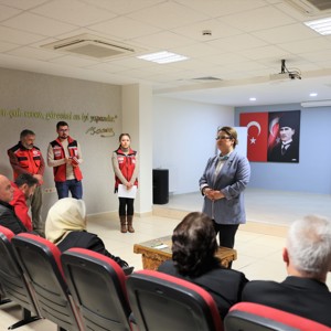 Bakanımız Derya Yanık Kahramanmaraş'ta Depremzedelerle İftarda Bir Araya Geldi - fotoğraf 10