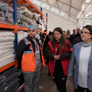 Bakanımız Derya Yanık Kahramanmaraş'ta Depremzedelerle İftarda Bir Araya Geldi - fotoğraf 23