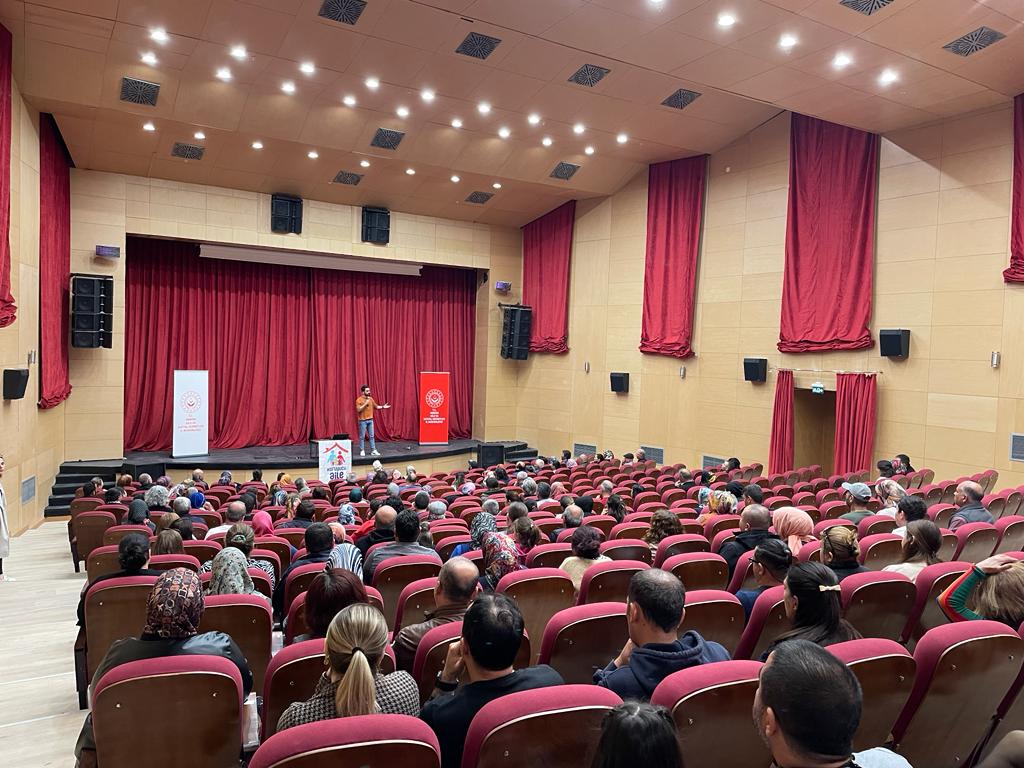"Koruyucu Aile Tanıtım ve Ön Başvuru Alma" toplantısı, deneyimli koruyucu ailelerimizin de katılımı ile #KoruyucuAile birimimiz tarafından düzenlemeye tüm hızıyla devam ediyor.  