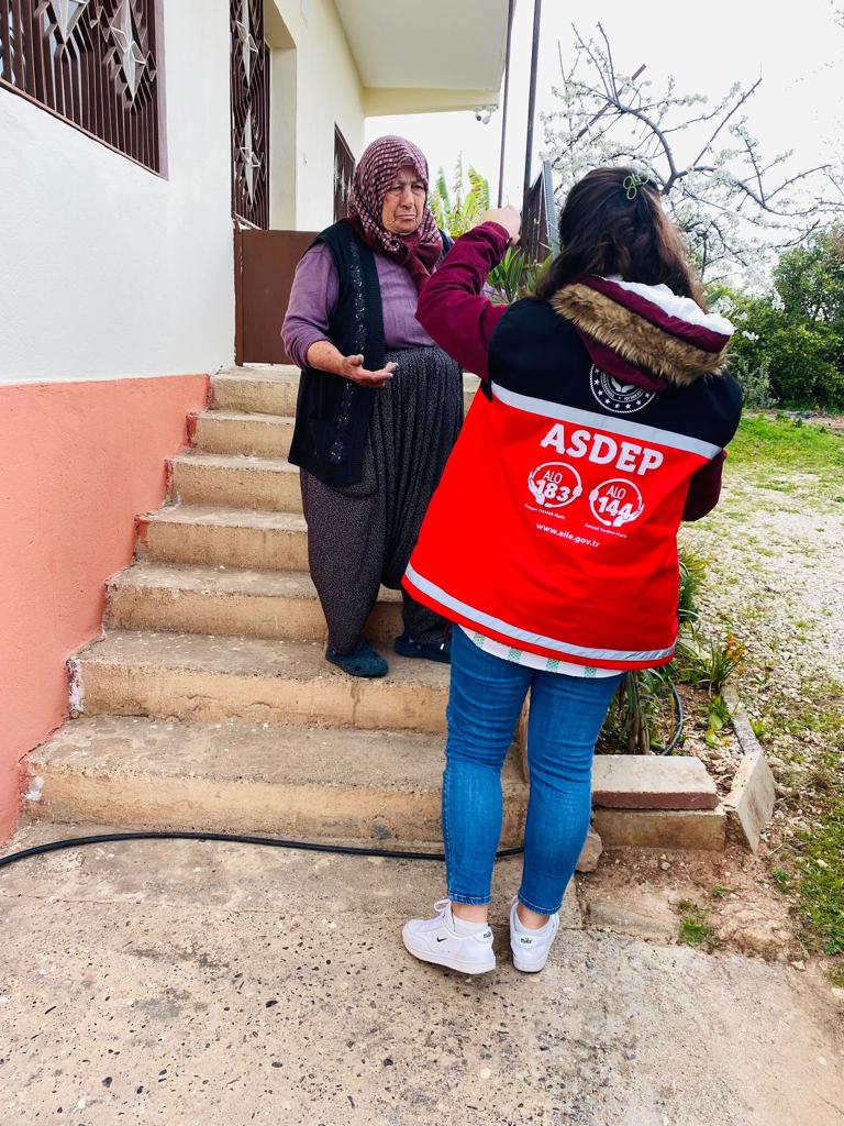 #PsikoSosyaDestek ekiplerimizle afetin ilk anından itibaren vatandaşlarımızla birlikte tek yürek olmaya devam ediyoruz.