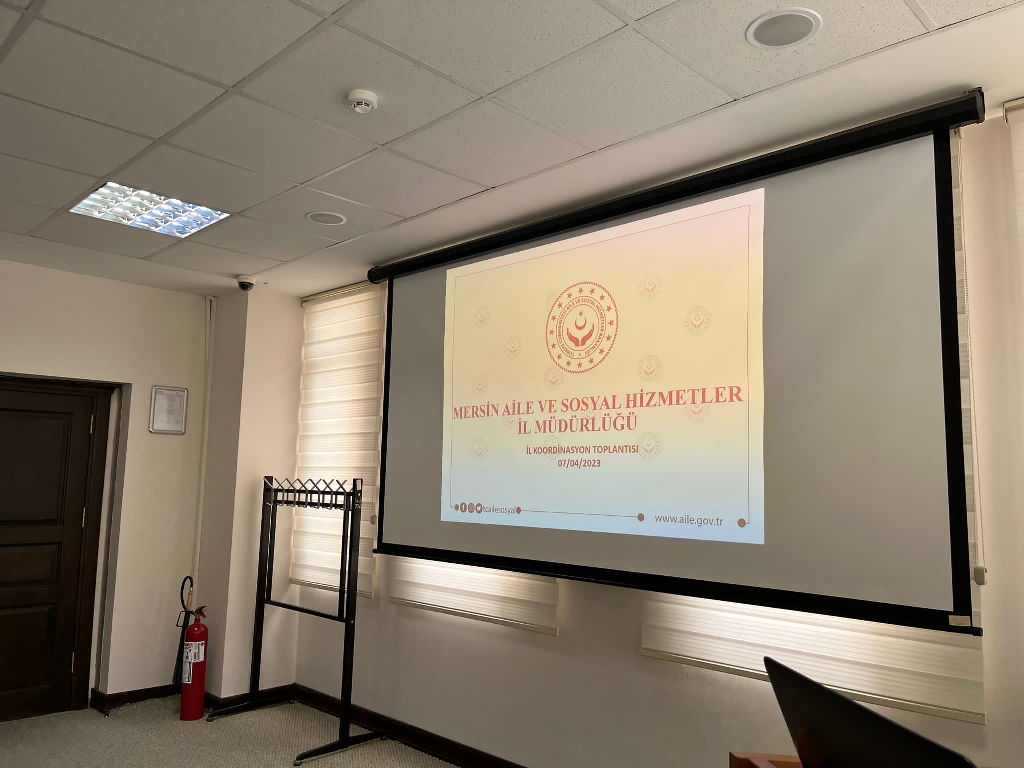 5395 Sayılı Çocuk Koruma Kanunu kapsamında 2023 yılı 1. İl Çocuk Koordinasyon Toplantısı Vali Yardımcımız başkanlığında gerçekleştirilmiştir. 