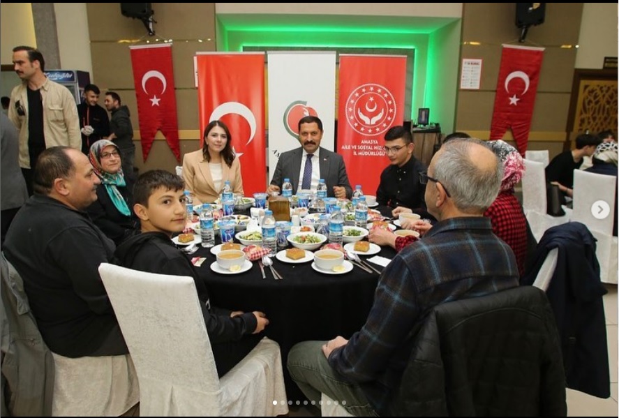 Çocuk Evlerinde Kalan Yavrularımız ve Koruyucu Ailelerle İftarda Buluştuk