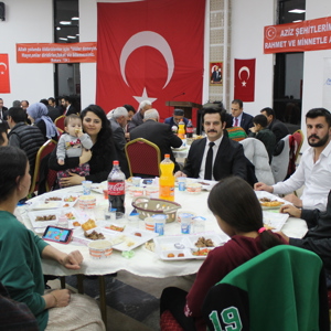 Şehit Aileleri, Gazi ve Gazi Aileleri Onuruna İftar Programı Düzenlendi - fotoğraf 1
