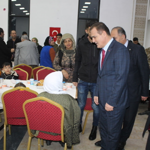 Şehit Aileleri, Gazi ve Gazi Aileleri Onuruna İftar Programı Düzenlendi - fotoğraf 2