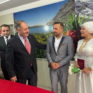 Depremzede Çiftin Nikâhını Vali/Belediye Başkan Vekili İdris Akbıyık Kıydı - fotoğraf 4