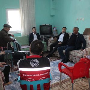 İL MÜDÜRÜMÜZ HANE ZİYARETLERİNE DEVAM EDİYOR - fotoğraf 2