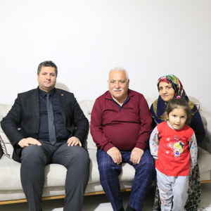 İl Müdürümüz Serdar Demirci, Kahraman Şehidimiz Jandarma Uzman Çavuş Fırat Kılıç’ın ailesi ile iftarda bir araya geldi. - fotoğraf 1