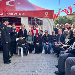 ŞEHİT PİYADE UZMAN ÇAVUŞ YUNUS ÖZTÜRK BALIKESİR'DE TOPRAĞA VERİLDİ - fotoğraf 5