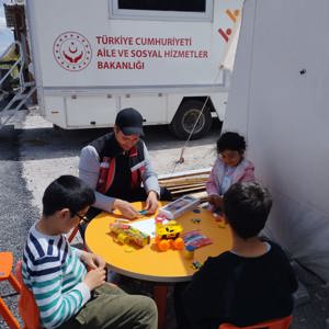 Psikososyal destek ekibimiz her daim sahada. Malatya'daki çalışmalarımız hız kesmeden devam ediyor.  - fotoğraf 7