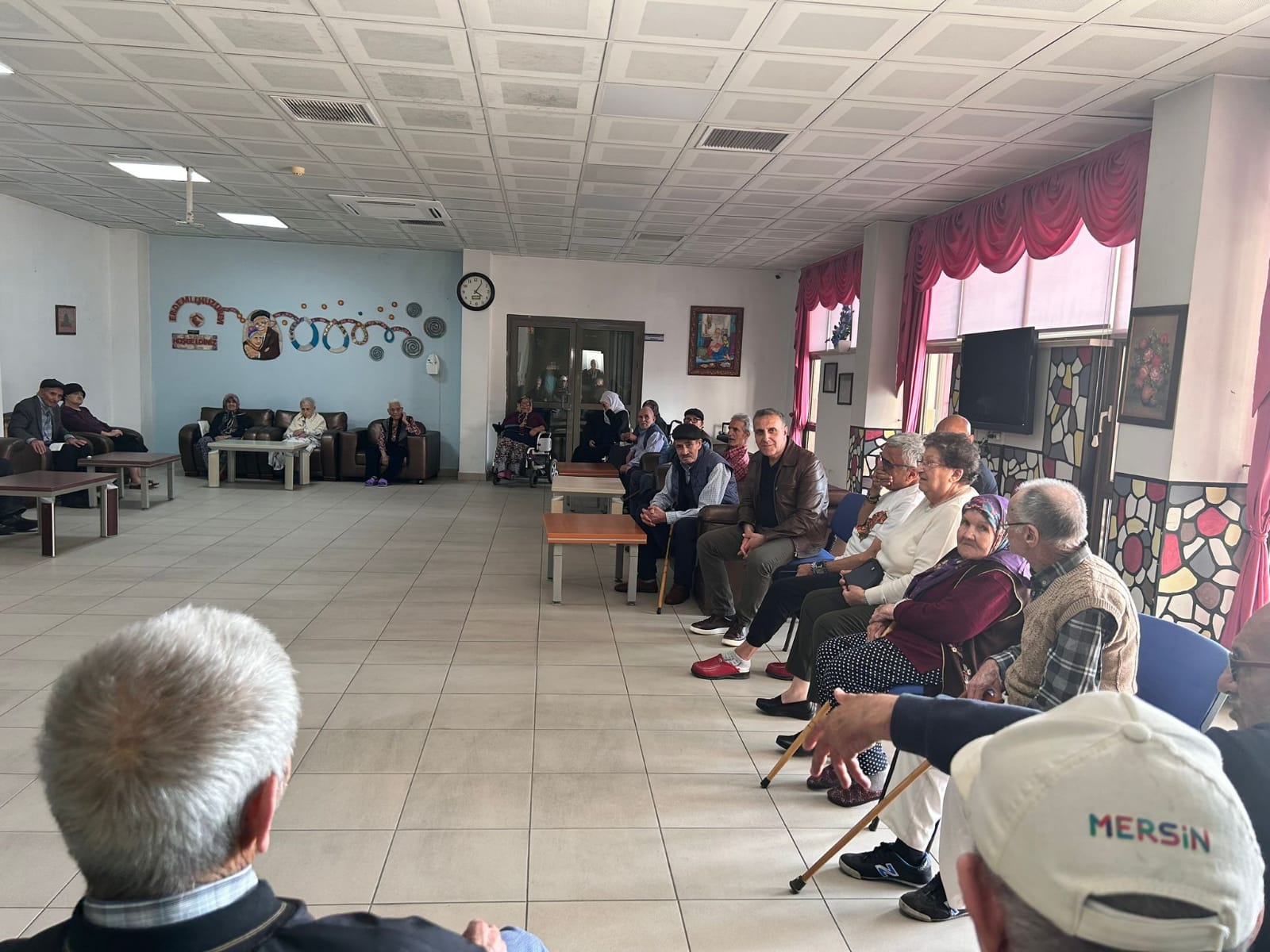 #RamazanBayramı'nda büyüklerimizi il müdürümüzle ziyaret ederek hayır dualarını aldık.Büyüklerimize sağlıklı bir ömür diliyoruz.   📍 Erdemli Yaşlı Bakım ve Rehabilitasyon Merkezi 
