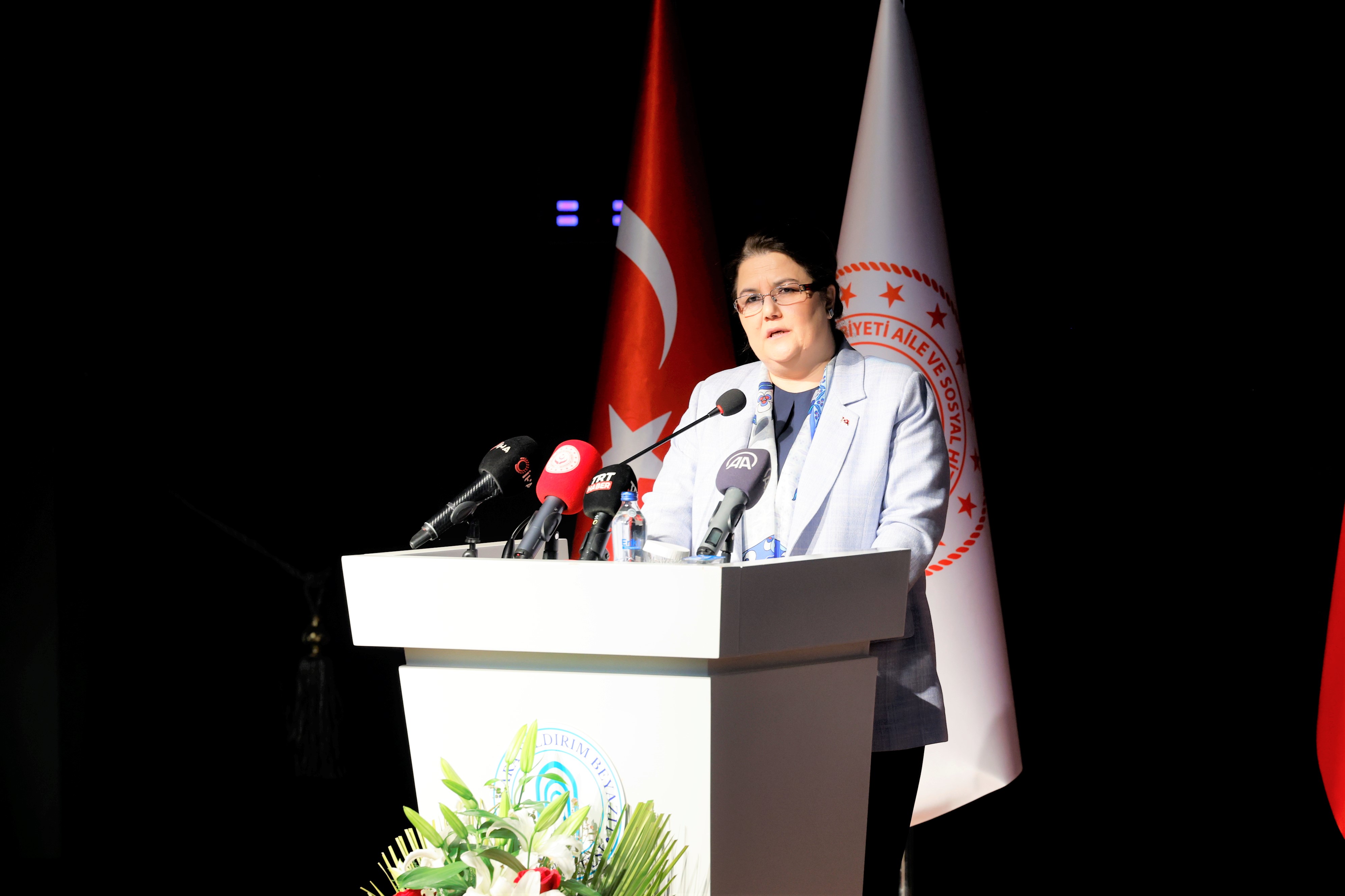 Bakanimiz Derya Yanik Afet Sonrasi Aile Odakli Calismalar ve Turk Dunyasi Dayanismasi Paneline Katildi | T.C. Aile ve Sosyal Hizmetler Bakanlığı | Bakanımız Derya Yanık, Afet Sonrası Aile Odaklı Çalışmalar ve Türk