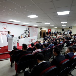 Bakanımız Derya Yanık Devlet Korumasında Yetişen Gençlerin Kamu Kurumlarına Atanması Töreni'ne Katıldı - fotoğraf 4
