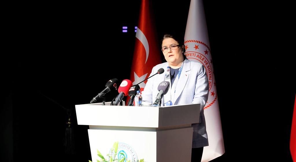 Bakanımız Derya Yanık, Afet Sonrası Aile Odaklı Çalışmalar ve Türk Dünyası Dayanışması Paneli'ne Katıldı
