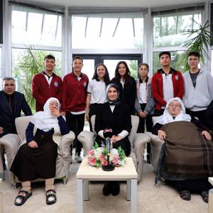 2. 'Fidanlar Çınarlarla Buluşuyor' Hüseyin Develi Huzurevinde yapıldı. - fotoğraf 3