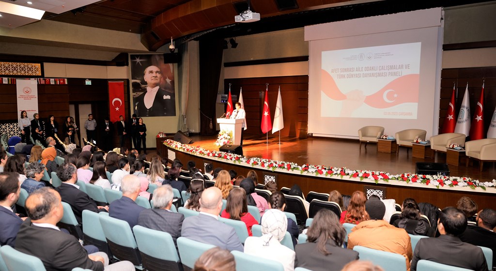 “Afet Sonrası Aile Odaklı Çalışmalar ve Türk Dünyası Dayanışması Paneli” Düzenlendi