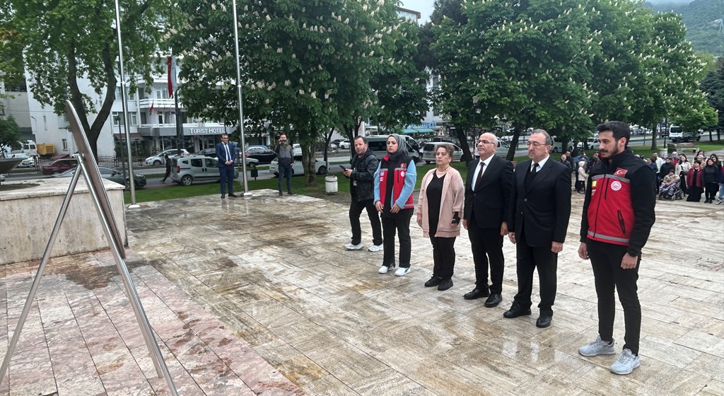 10-16 Mayıs Engelliler Haftası Atatürk Anıtına Çelenk Sunulma Töreni ile Başladı