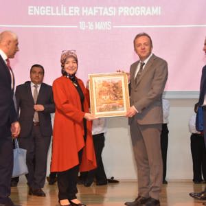 Engelliler Haftası Kapsamında Düzenlenen Etkinlikte Bakanlığımız Hizmet Modellerinden Yararlanan Çocuklarımızın Performansları Göz Doldurdu - fotoğraf 7
