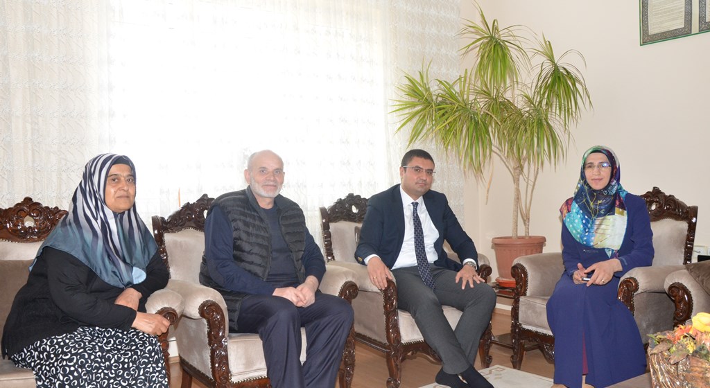 Anneler Günü ve Aile Haftası Dolayısıyla Şehit Murat Dilmaç’ın Ailesi Ziyaret Edildi