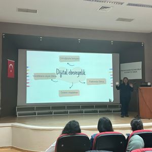 Dijital Dünyada Daha Güçlü Kadınlar Projesi Kapsamında "Dijital Okuryazarlık Eğitimi" Gerçekleştirildi - fotoğraf 3