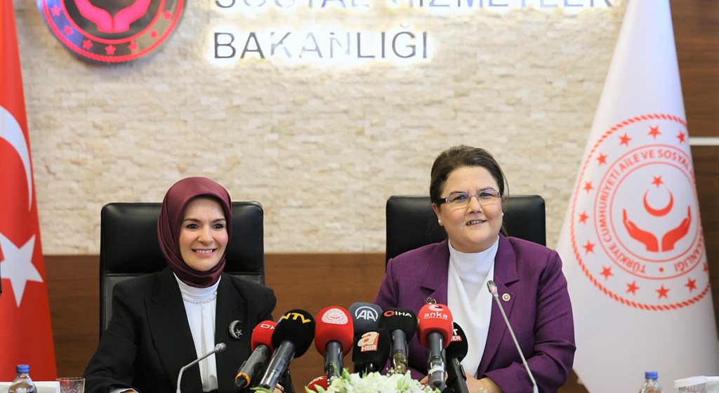 Aile ve Sosyal Hizmetler Bakanımız Göktaş, Görevi Derya Yanık'tan Devraldı