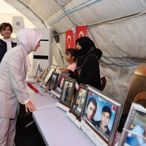Aile ve Sosyal Hizmetler Bakanımız Göktaş Diyarbakır Annelerini Ziyaret Etti - fotoğraf 13