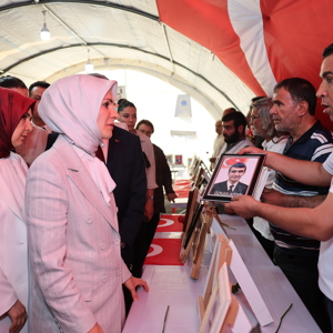 Aile ve Sosyal Hizmetler Bakanımız Göktaş Diyarbakır Annelerini Ziyaret Etti - fotoğraf 17