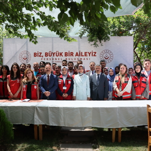 Aile ve Sosyal Hizmetler Bakanımız Göktaş Bayramın Son Gününde Adıyaman’da Depremzedelerle Bir Araya Geldi - fotoğraf 1