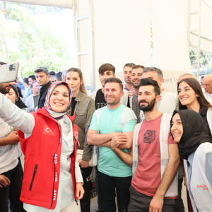 Aile ve Sosyal Hizmetler Bakanımız Göktaş Bayramın Son Gününde Adıyaman’da Depremzedelerle Bir Araya Geldi - fotoğraf 14
