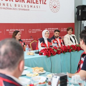 Aile ve Sosyal Hizmetler Bakanımız Göktaş Diyarbakır Annelerini Ziyaret Etti - fotoğraf 3