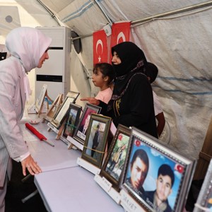 Aile ve Sosyal Hizmetler Bakanımız Göktaş Diyarbakır Annelerini Ziyaret Etti - fotoğraf 7
