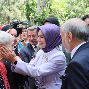 Aile ve Sosyal Hizmetler Bakanımız Göktaş, Darülaceze ve Huzurevi Sakinleriyle Bayramlaştı - fotoğraf 3